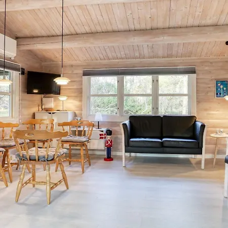 Two-bedroom In 18 Laeso